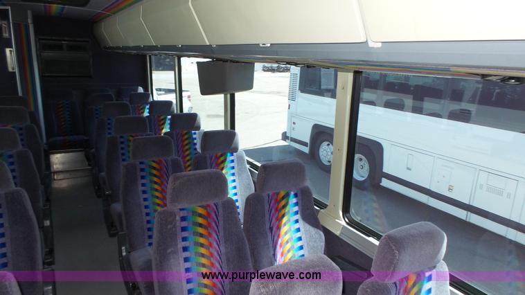 image for item K8289 1990 MCI 120-C3 coach bus