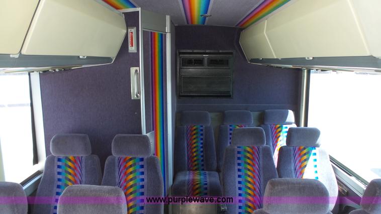 image for item K8289 1990 MCI 120-C3 coach bus