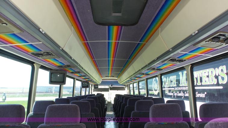 image for item K8289 1990 MCI 120-C3 coach bus