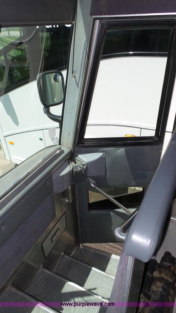 image for item K8289 1990 MCI 120-C3 coach bus