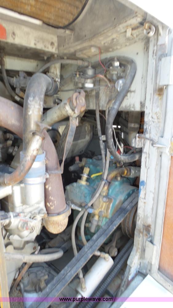 image for item K8289 1990 MCI 120-C3 coach bus