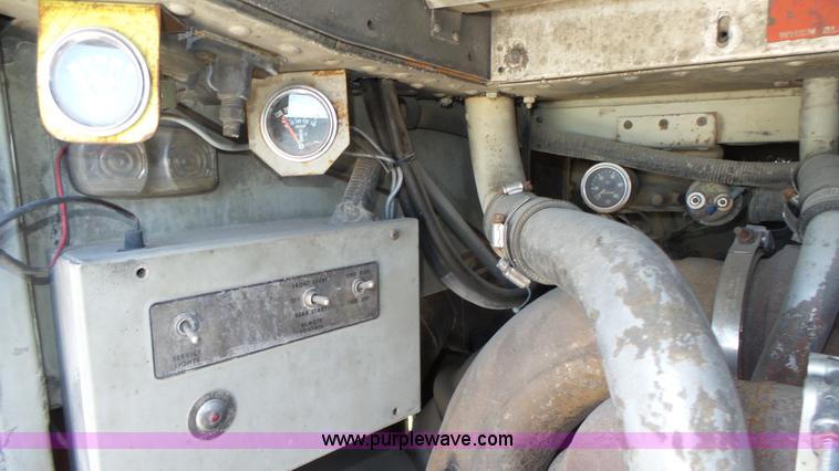 image for item K8289 1990 MCI 120-C3 coach bus