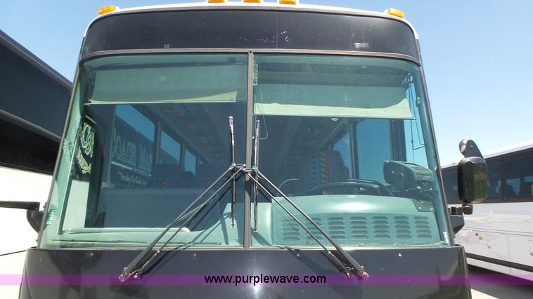 image for item K8289 1990 MCI 120-C3 coach bus