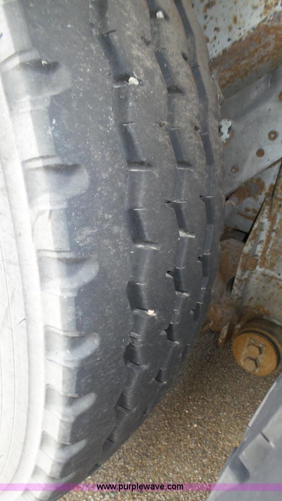 image for item K8289 1990 MCI 120-C3 coach bus