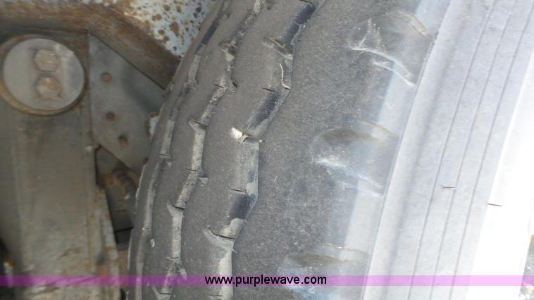 image for item K8289 1990 MCI 120-C3 coach bus