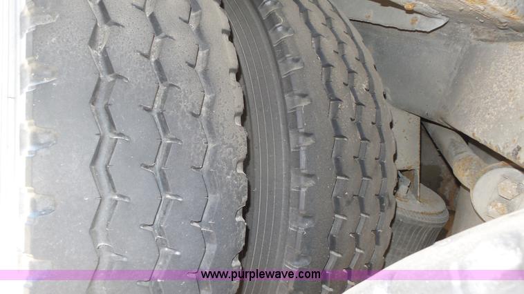 image for item K8289 1990 MCI 120-C3 coach bus