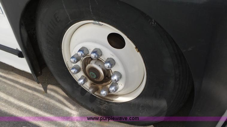 image for item K8289 1990 MCI 120-C3 coach bus