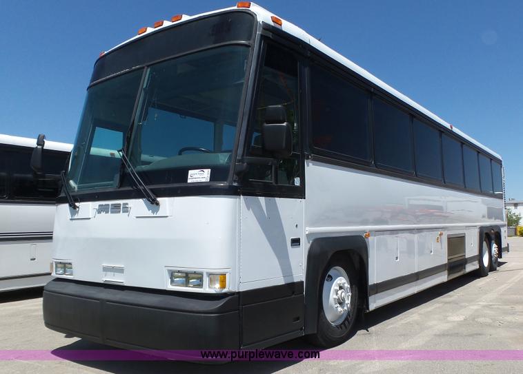image for item K8290 1995 MCI 102-D3 coach bus