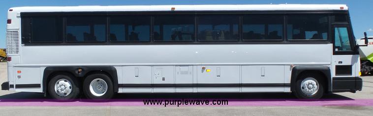 image for item K8290 1995 MCI 102-D3 coach bus