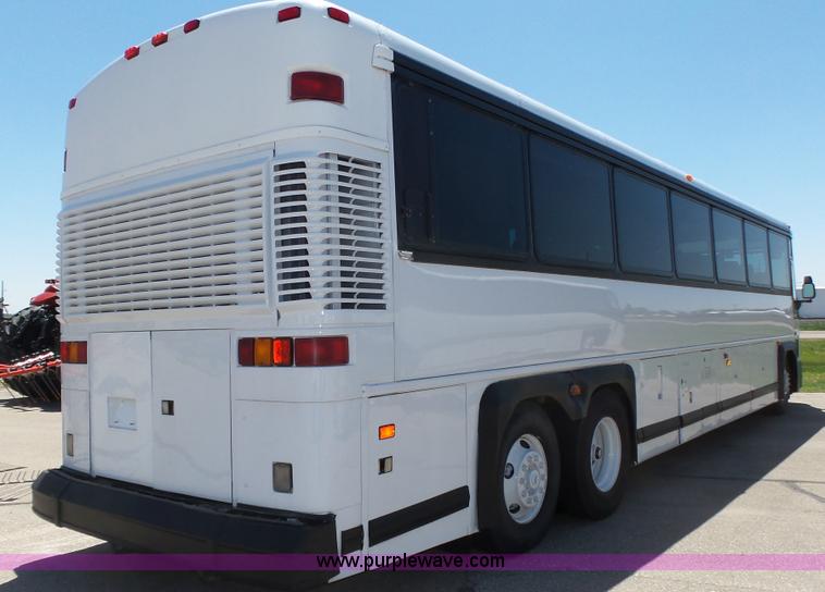 image for item K8290 1995 MCI 102-D3 coach bus