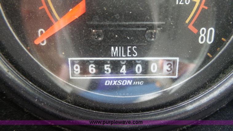 image for item K8290 1995 MCI 102-D3 coach bus