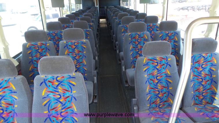 image for item K8290 1995 MCI 102-D3 coach bus