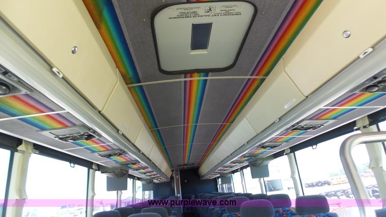 image for item K8290 1995 MCI 102-D3 coach bus