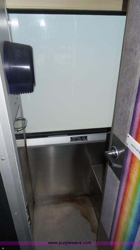 image for item K8290 1995 MCI 102-D3 coach bus