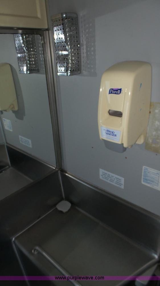 image for item K8290 1995 MCI 102-D3 coach bus