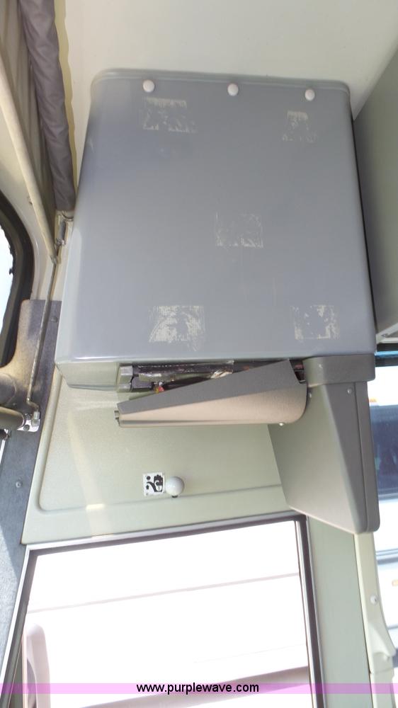 image for item K8290 1995 MCI 102-D3 coach bus