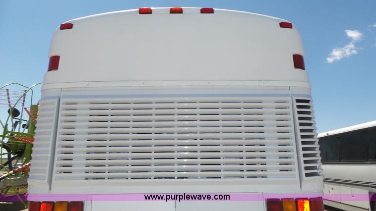 image for item K8290 1995 MCI 102-D3 coach bus