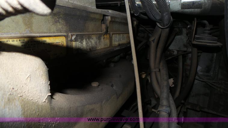 image for item K8290 1995 MCI 102-D3 coach bus