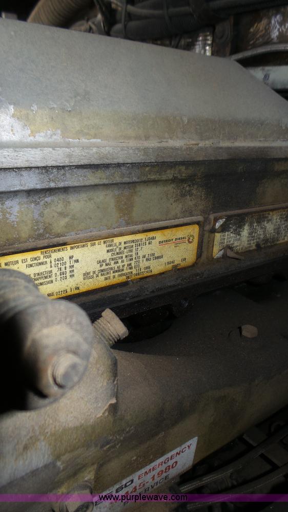 image for item K8290 1995 MCI 102-D3 coach bus