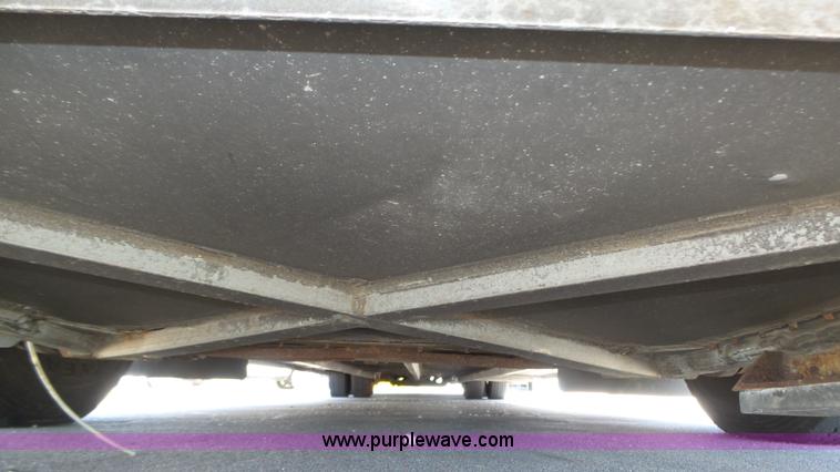 image for item K8290 1995 MCI 102-D3 coach bus