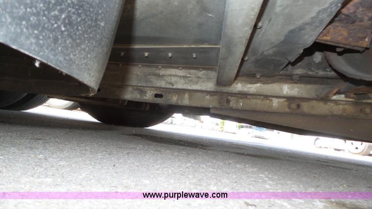 image for item K8290 1995 MCI 102-D3 coach bus