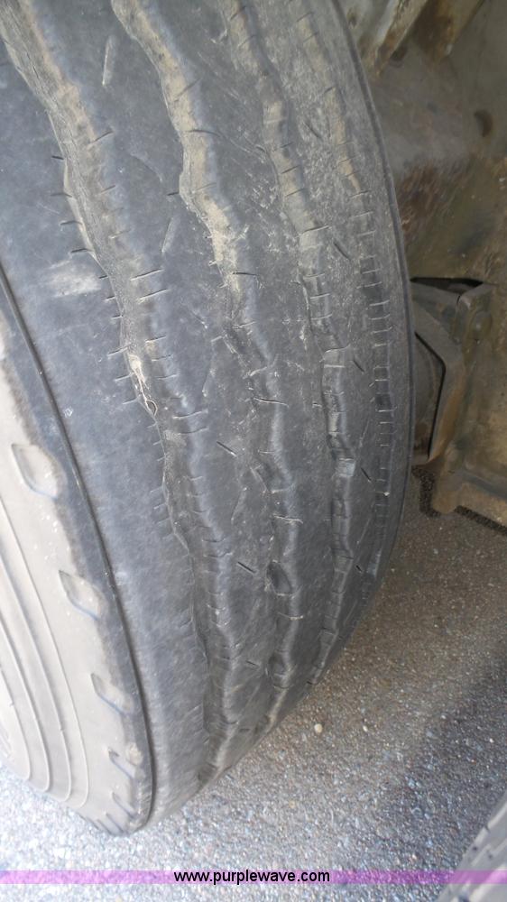 image for item K8290 1995 MCI 102-D3 coach bus