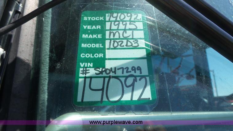 image for item K8290 1995 MCI 102-D3 coach bus