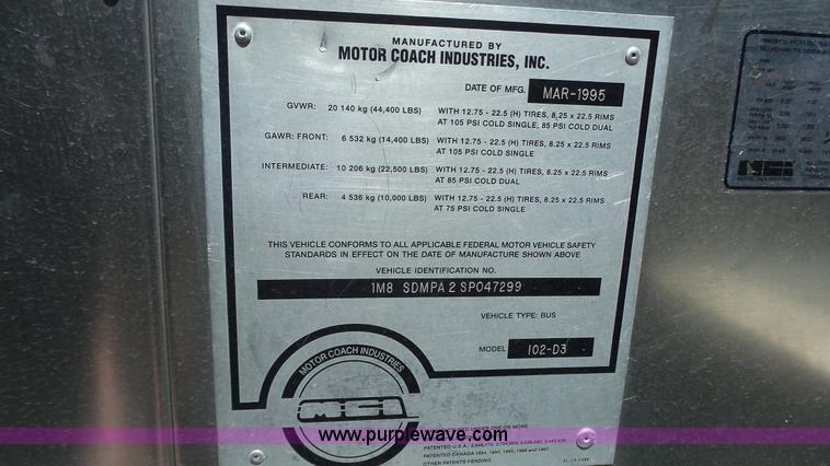image for item K8290 1995 MCI 102-D3 coach bus