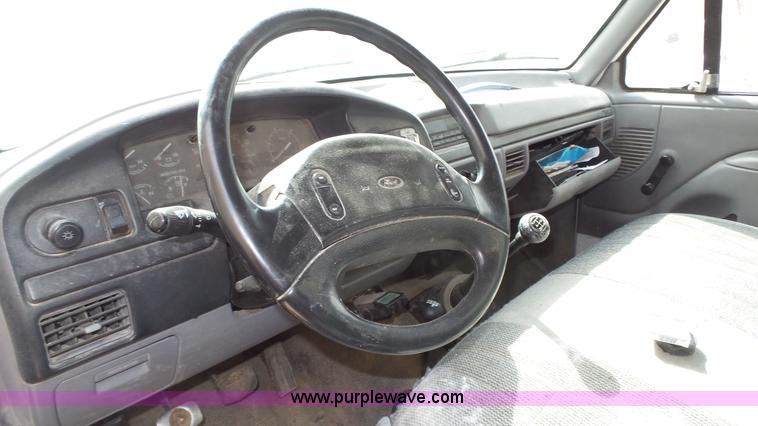 image for item K8295 1997 Ford F350 XL flatbed pickup truck