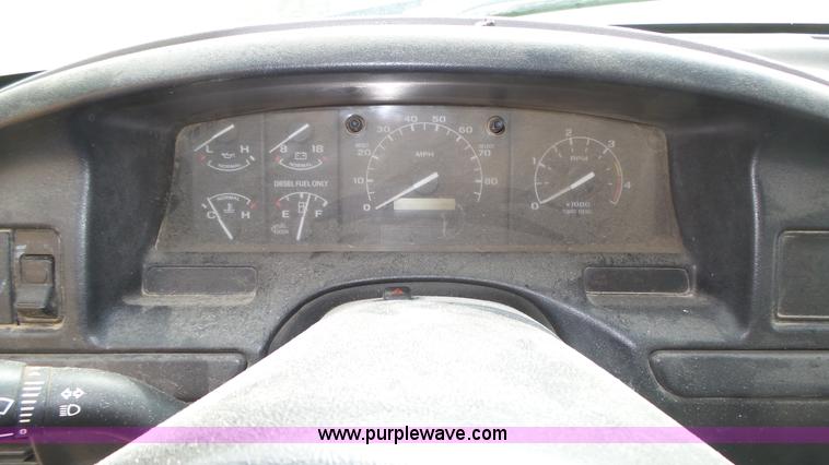 image for item K8295 1997 Ford F350 XL flatbed pickup truck