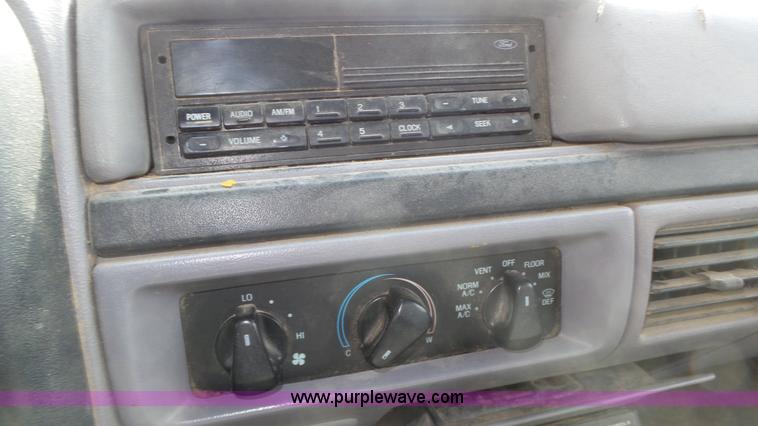 image for item K8295 1997 Ford F350 XL flatbed pickup truck