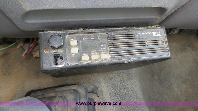 image for item K8295 1997 Ford F350 XL flatbed pickup truck