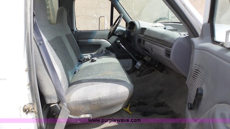 image for item K8295 1997 Ford F350 XL flatbed pickup truck