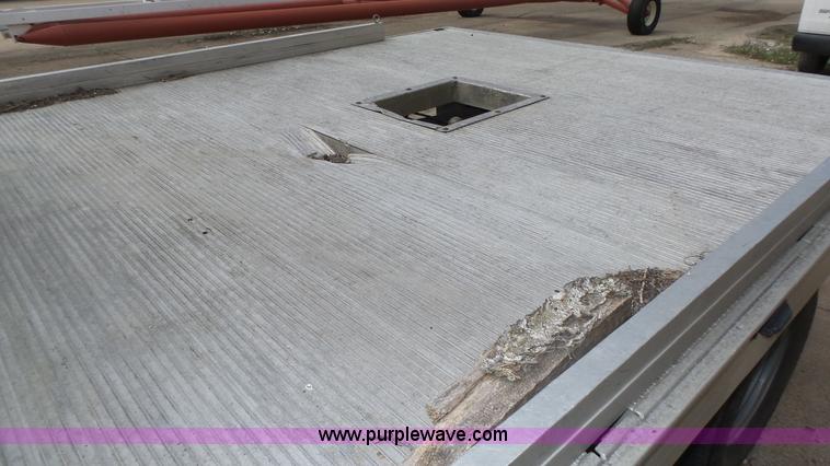 image for item K8295 1997 Ford F350 XL flatbed pickup truck