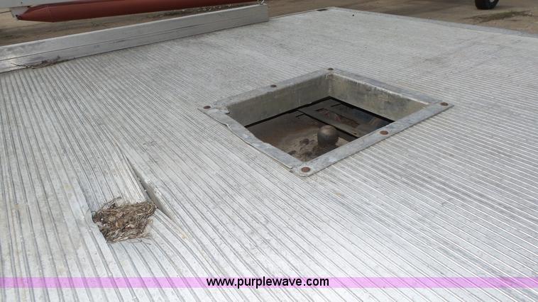 image for item K8295 1997 Ford F350 XL flatbed pickup truck