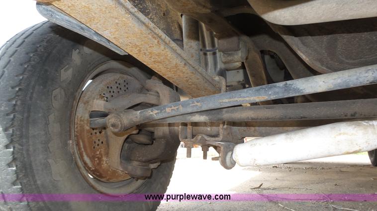 image for item K8295 1997 Ford F350 XL flatbed pickup truck