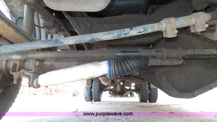 image for item K8295 1997 Ford F350 XL flatbed pickup truck