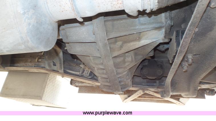 image for item K8295 1997 Ford F350 XL flatbed pickup truck