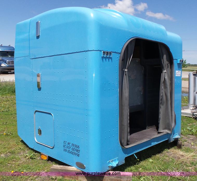 image for item K8305 Semi truck sleeper