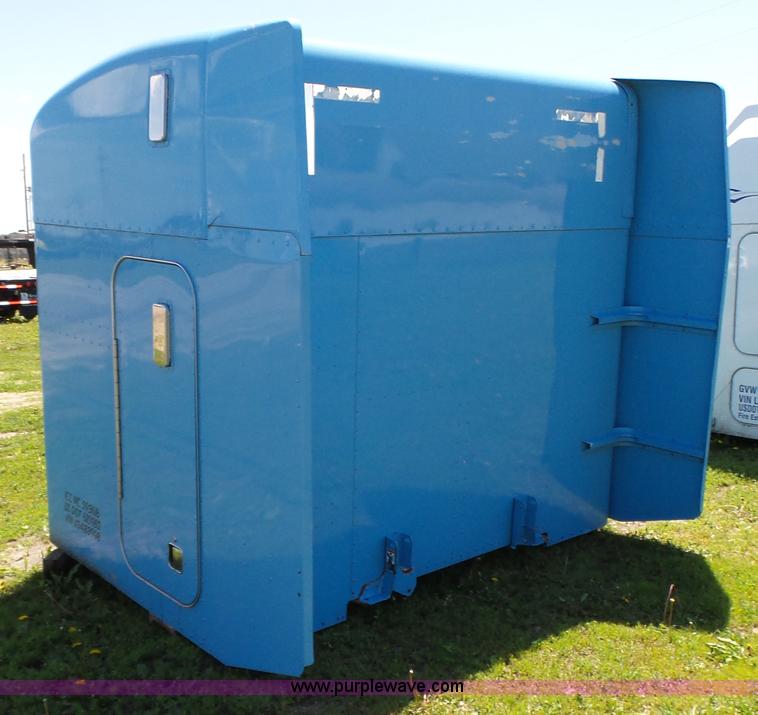 image for item K8305 Semi truck sleeper