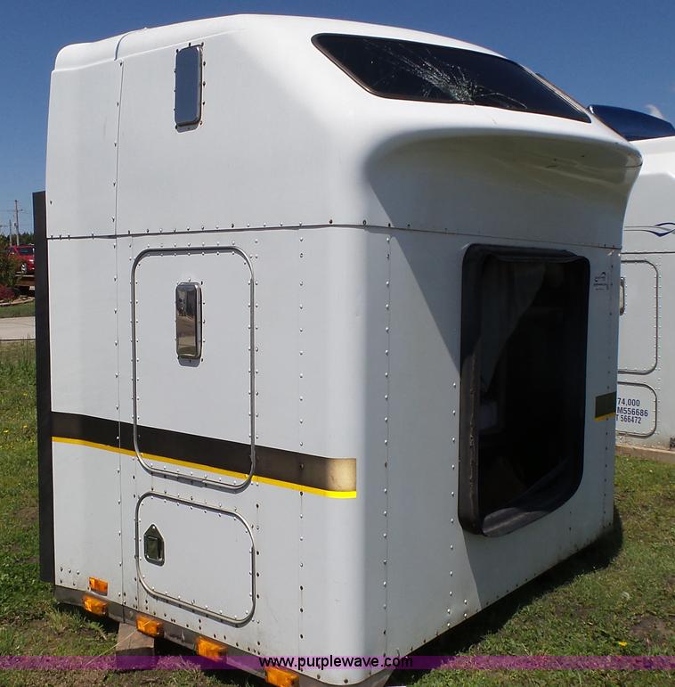 image for item K8307 Semi truck sleeper