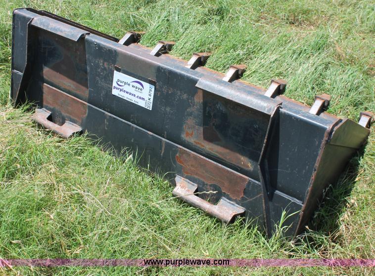 image for item K8797 John Deere skid steer bucket