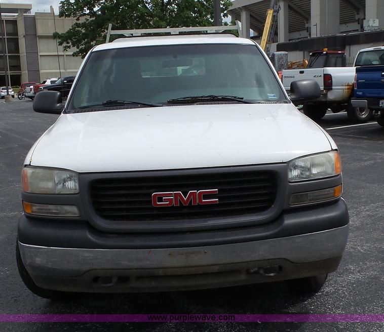 image for item L2035 2002 GMC Sierra 1500 Ext. Cab pickup truck