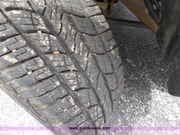 image for item L2035 2002 GMC Sierra 1500 Ext. Cab pickup truck