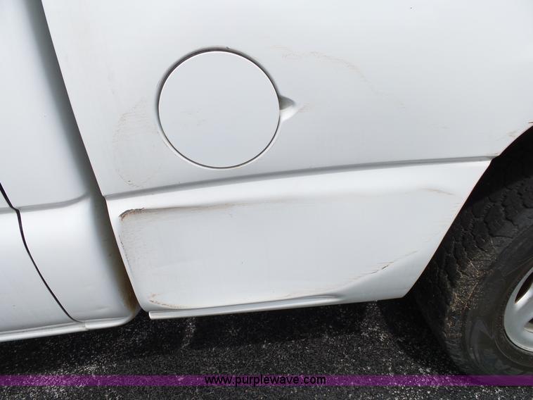 image for item L2035 2002 GMC Sierra 1500 Ext. Cab pickup truck