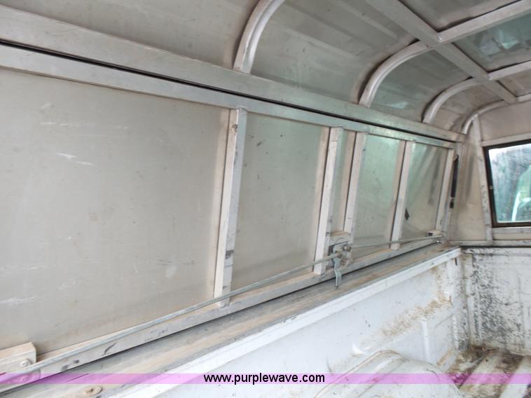 image for item L2035 2002 GMC Sierra 1500 Ext. Cab pickup truck