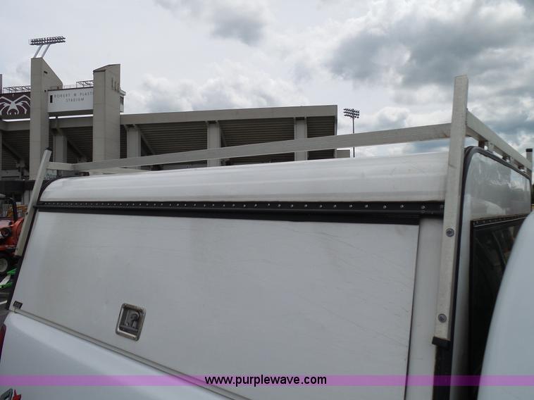 image for item L2035 2002 GMC Sierra 1500 Ext. Cab pickup truck