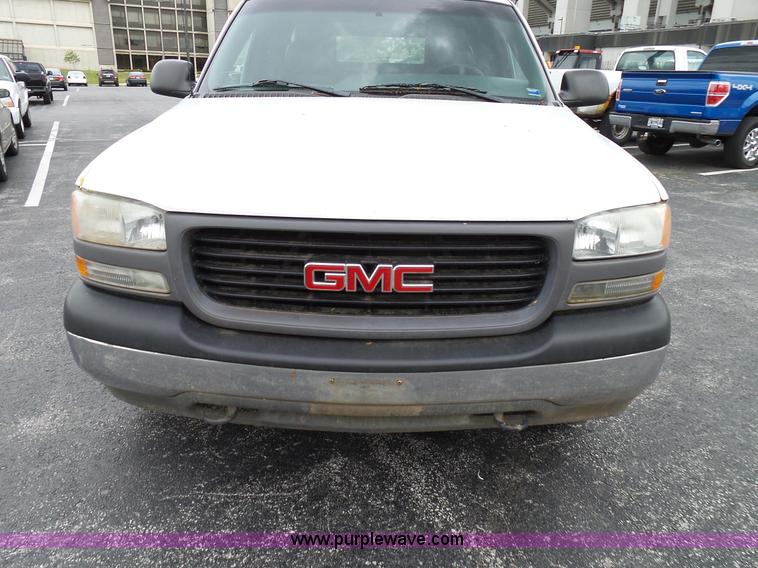 image for item L2035 2002 GMC Sierra 1500 Ext. Cab pickup truck