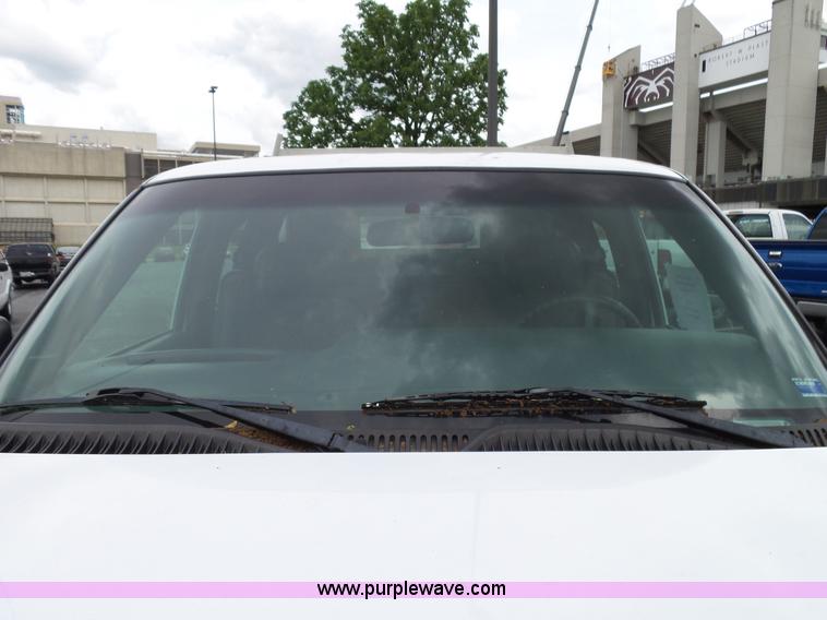 image for item L2035 2002 GMC Sierra 1500 Ext. Cab pickup truck