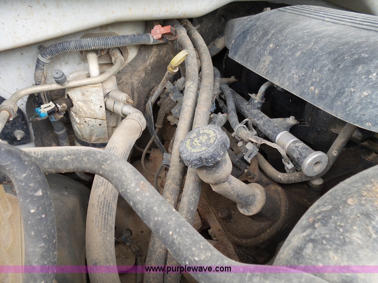 image for item L2035 2002 GMC Sierra 1500 Ext. Cab pickup truck